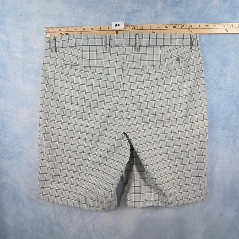 Greg Norman Mens Grey Plaid Golf Shorts Size 36 Performance‎ Stretch Shark Logo